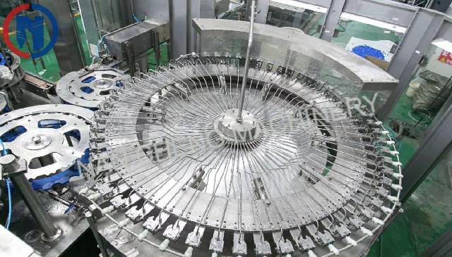 全自動灌裝機三合一機(型號:XGF60-60-15)