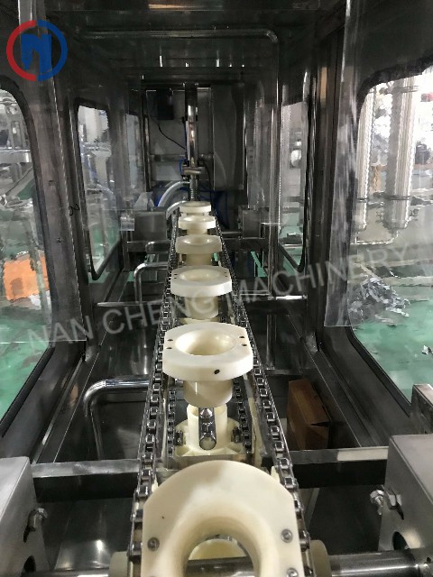 全自動5加侖桶水洗灌裝旋蓋三合一機(型號:QGF-120)