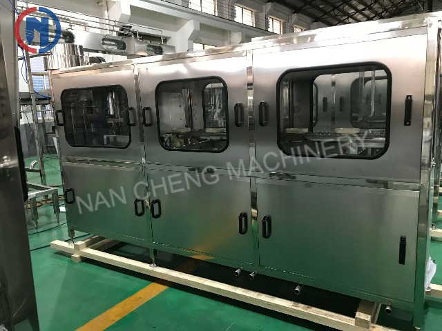 全自動5加侖桶水洗灌裝旋蓋三合一機(型號:QGF-120)